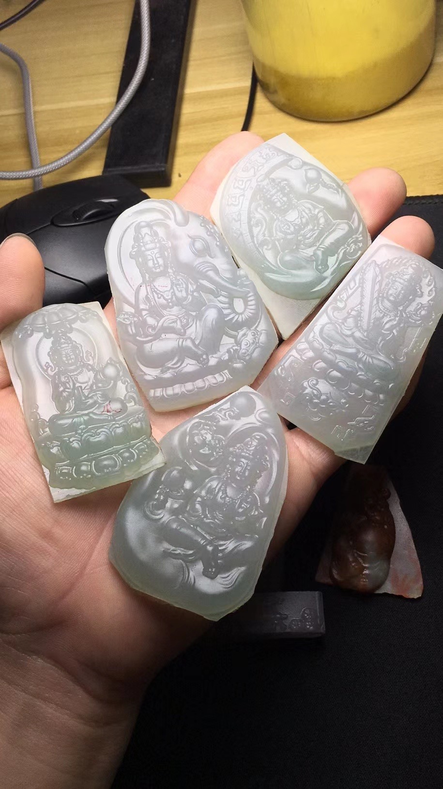 手工玉雕與機雕的區別